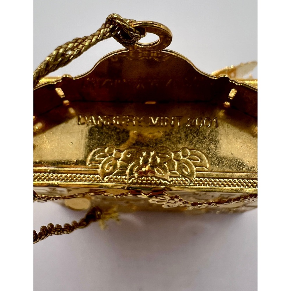 Danbury Mint Christmas Ornament 2001 Gold Fireplace Child Stockings Excellent 3D - Picture 7 of 8